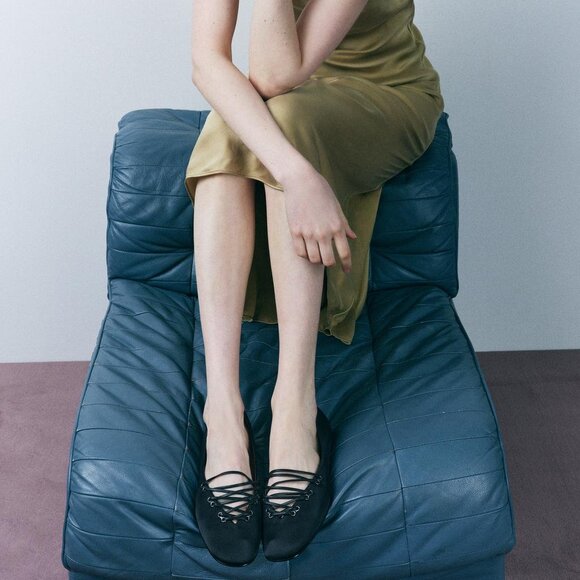 ZARA Satin Effect Ballet Flats Black Size 6.5 Crisscross Lace-Up Chic Trendy - Picture 2 of 8